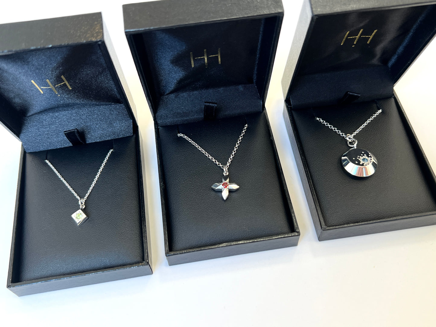Daisy Cluster Peridot Necklace HH049