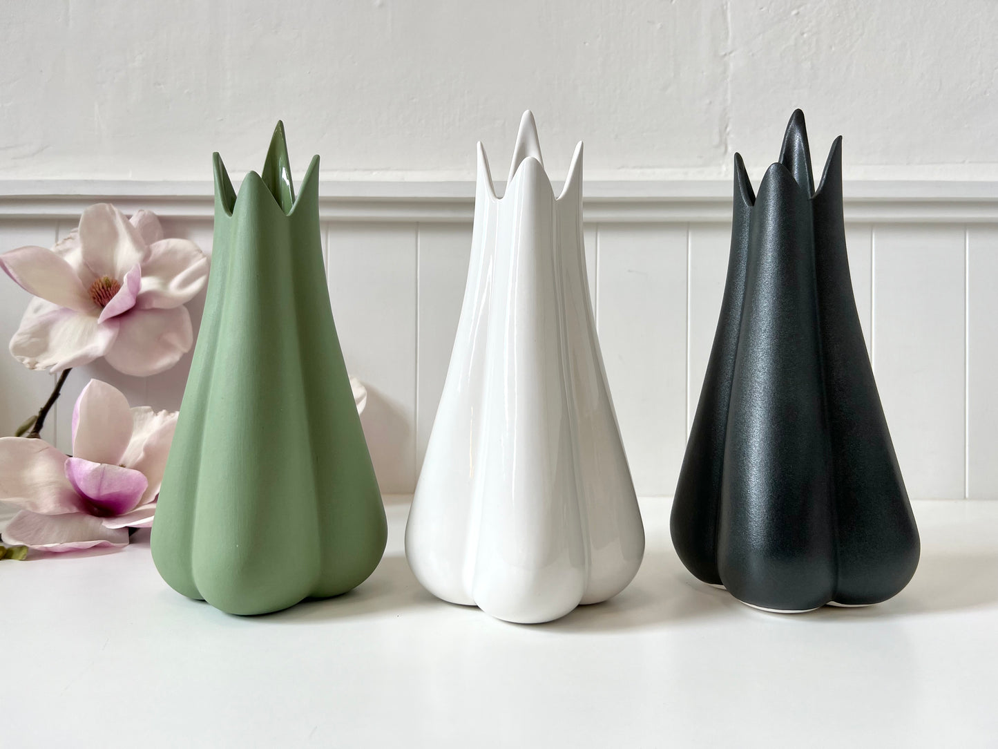 Lilium Vase - Matte Black