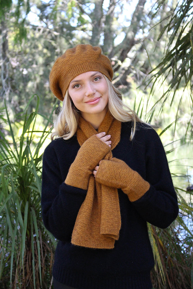 Dash Possum Merino Fingerless Mitten - Gold