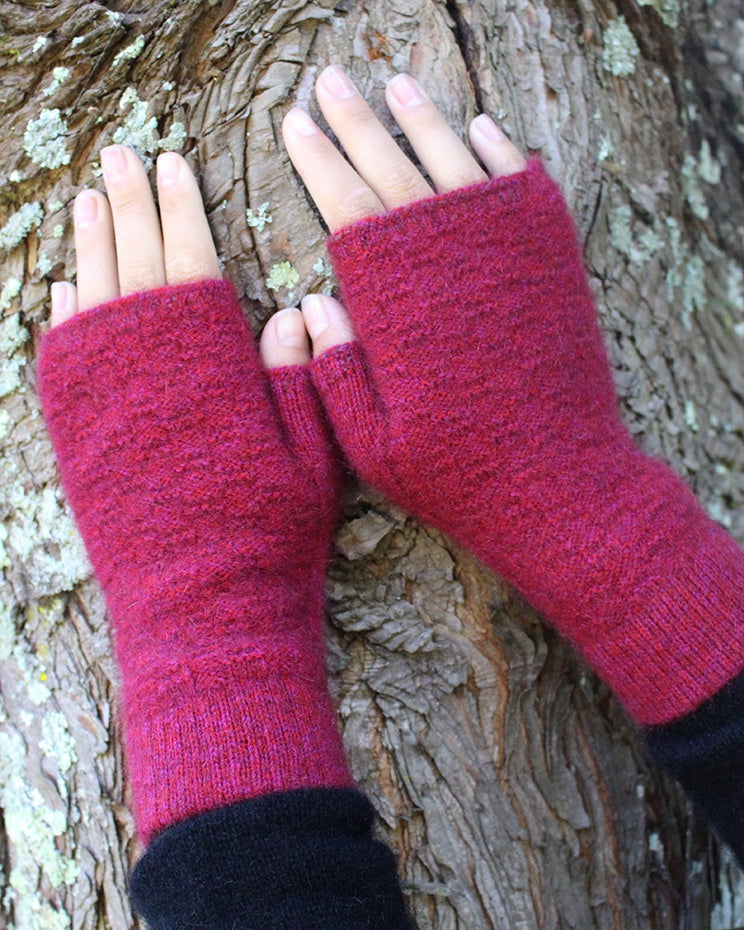 Dash Possum Merino Fingerless Mitten - Raspberry