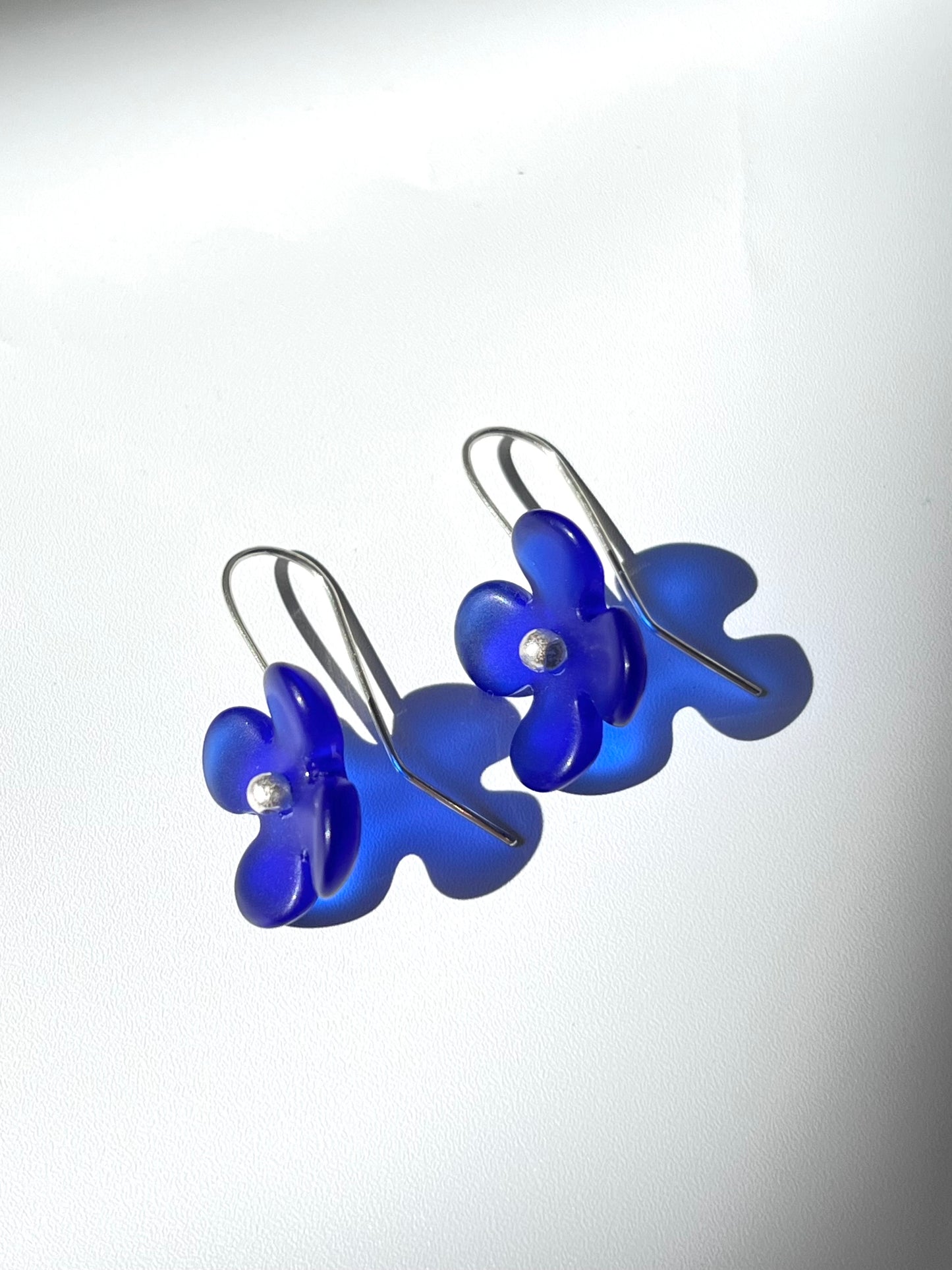Hydrangea Flower Earrings - Dark blue glass
