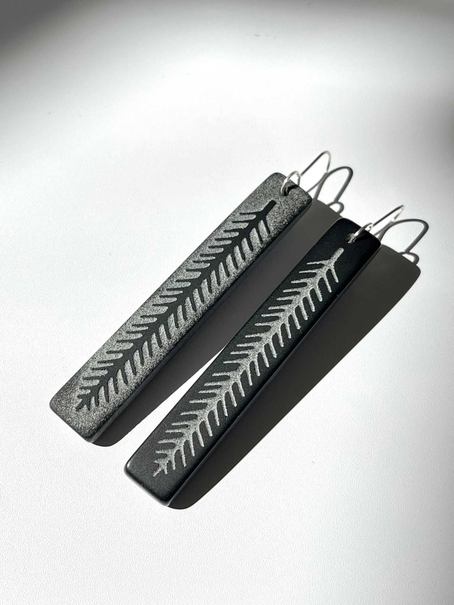 Rimu Leaf Drop Earrings - Black Glass