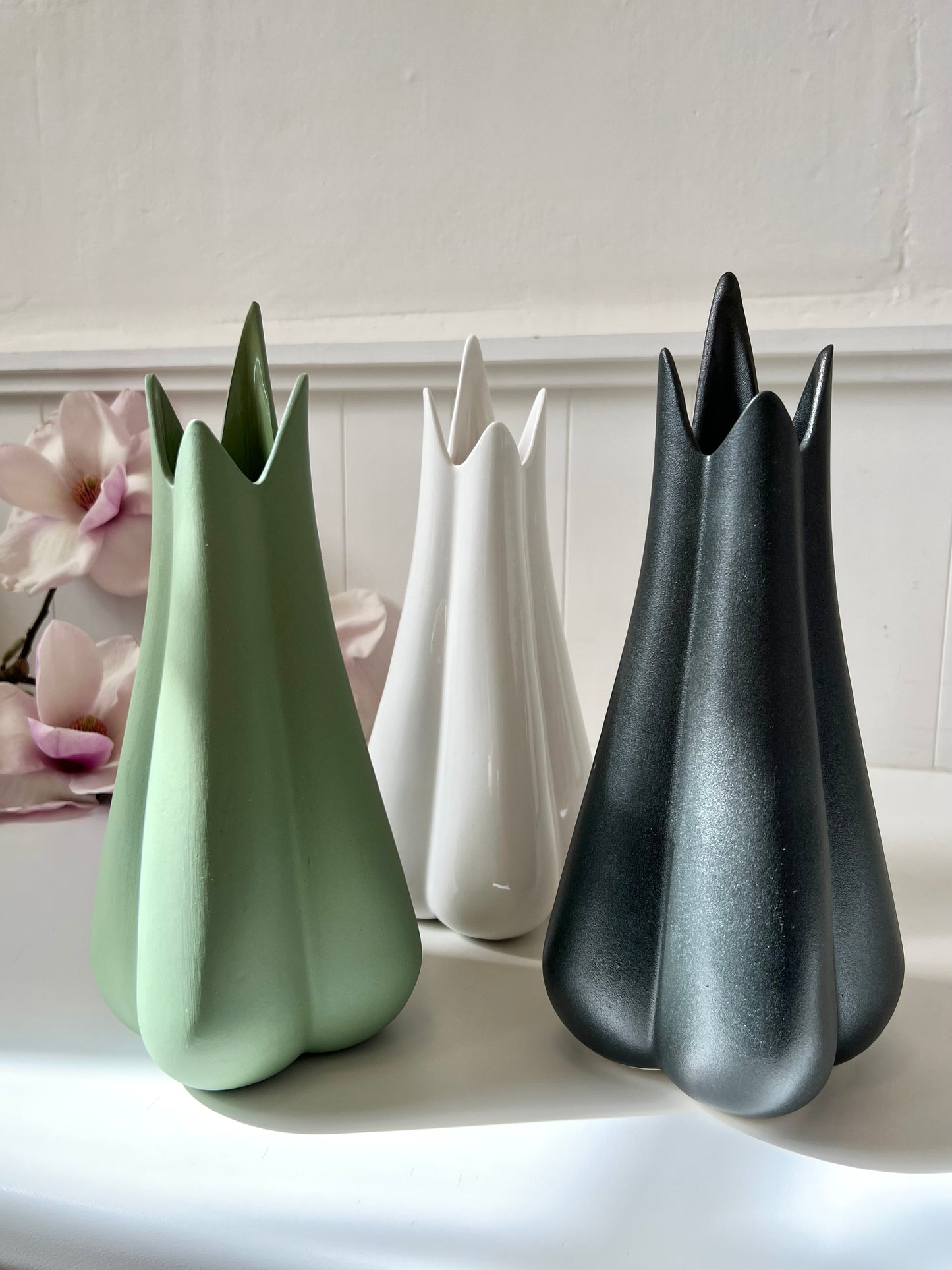 Lilium Vase - Matte Black