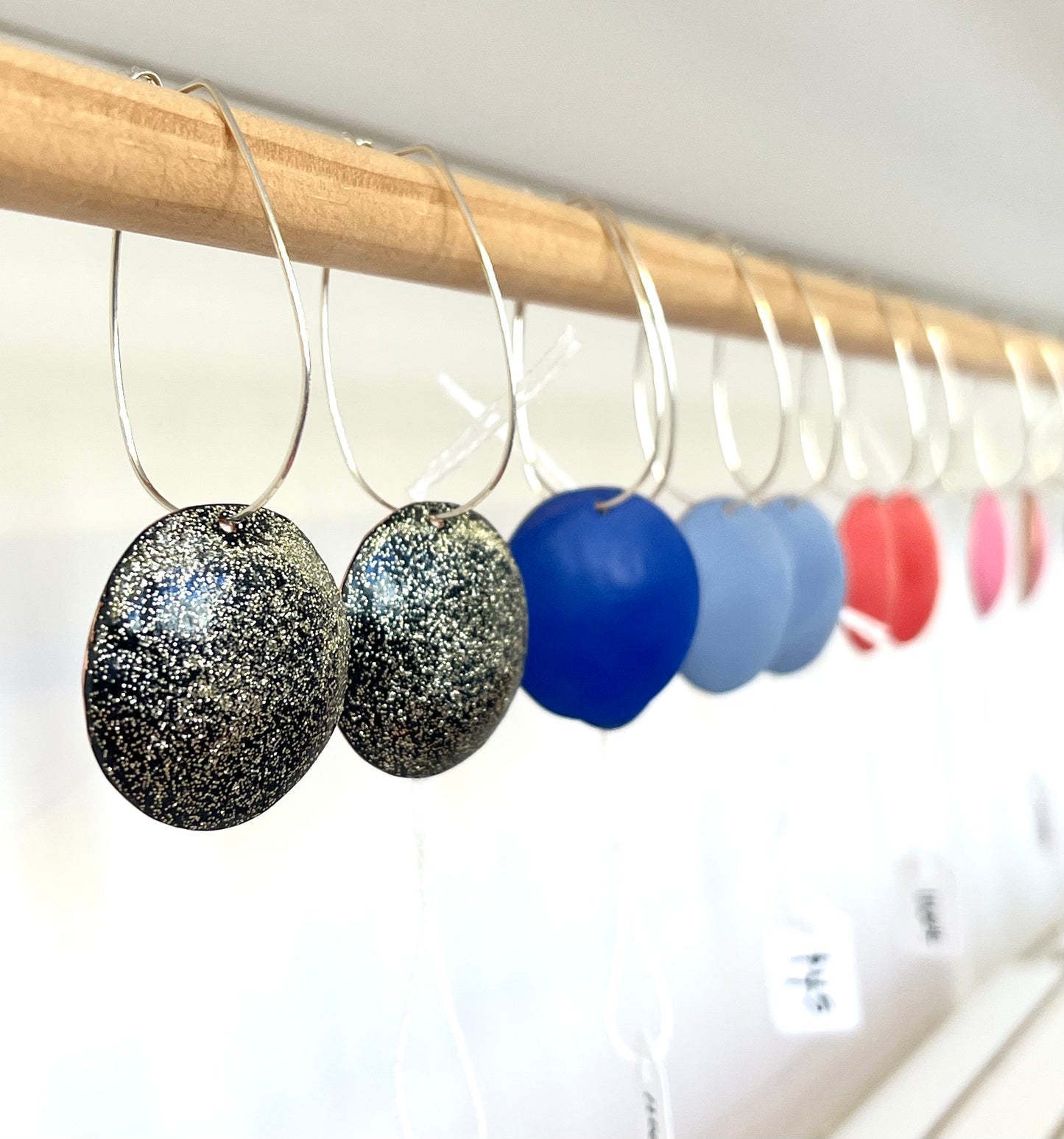 Comet Drop Earrings - Black / Gold Glitter