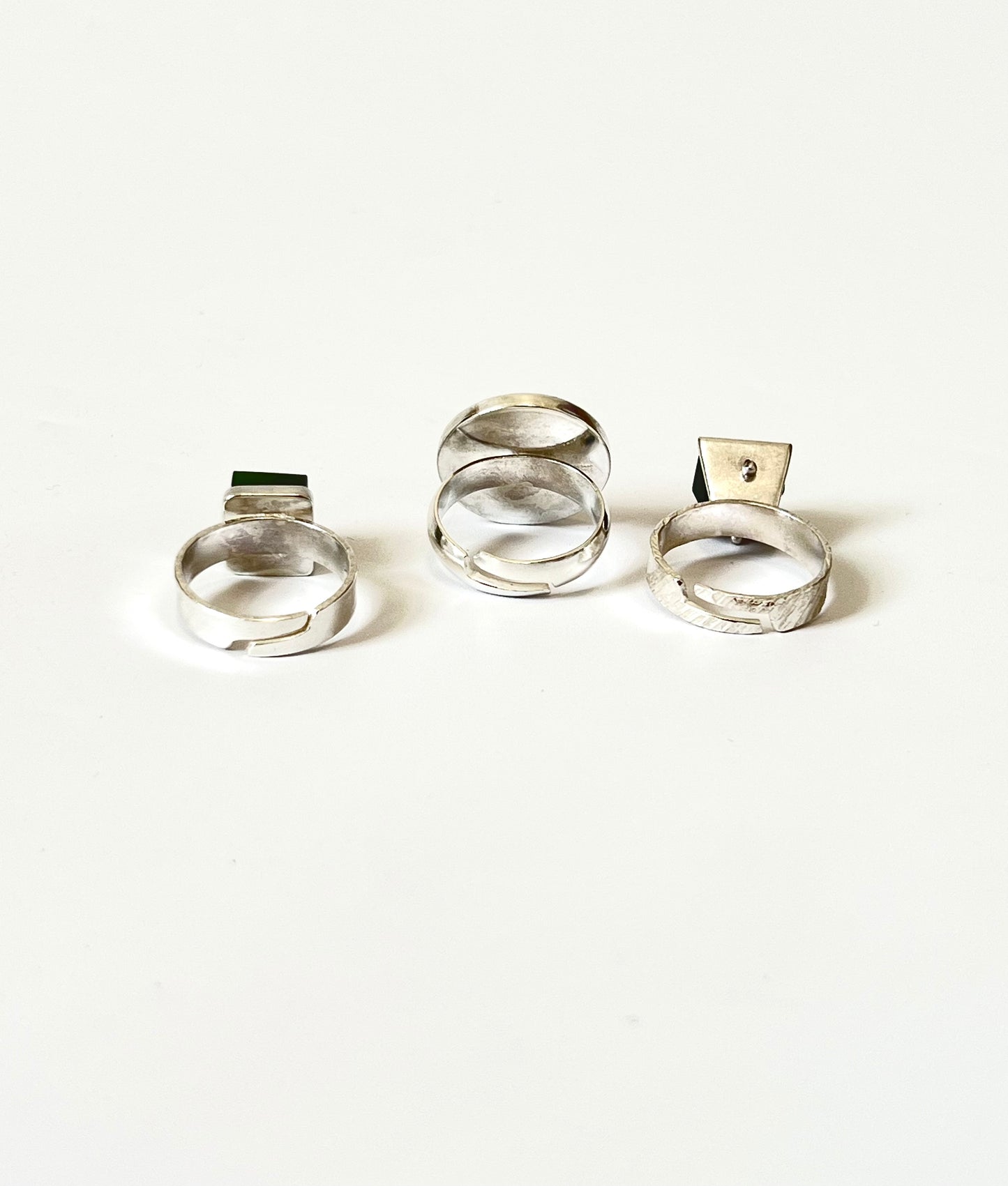 Jade & Sterling Silver Irregular Facet V Ring (RI-FC4)