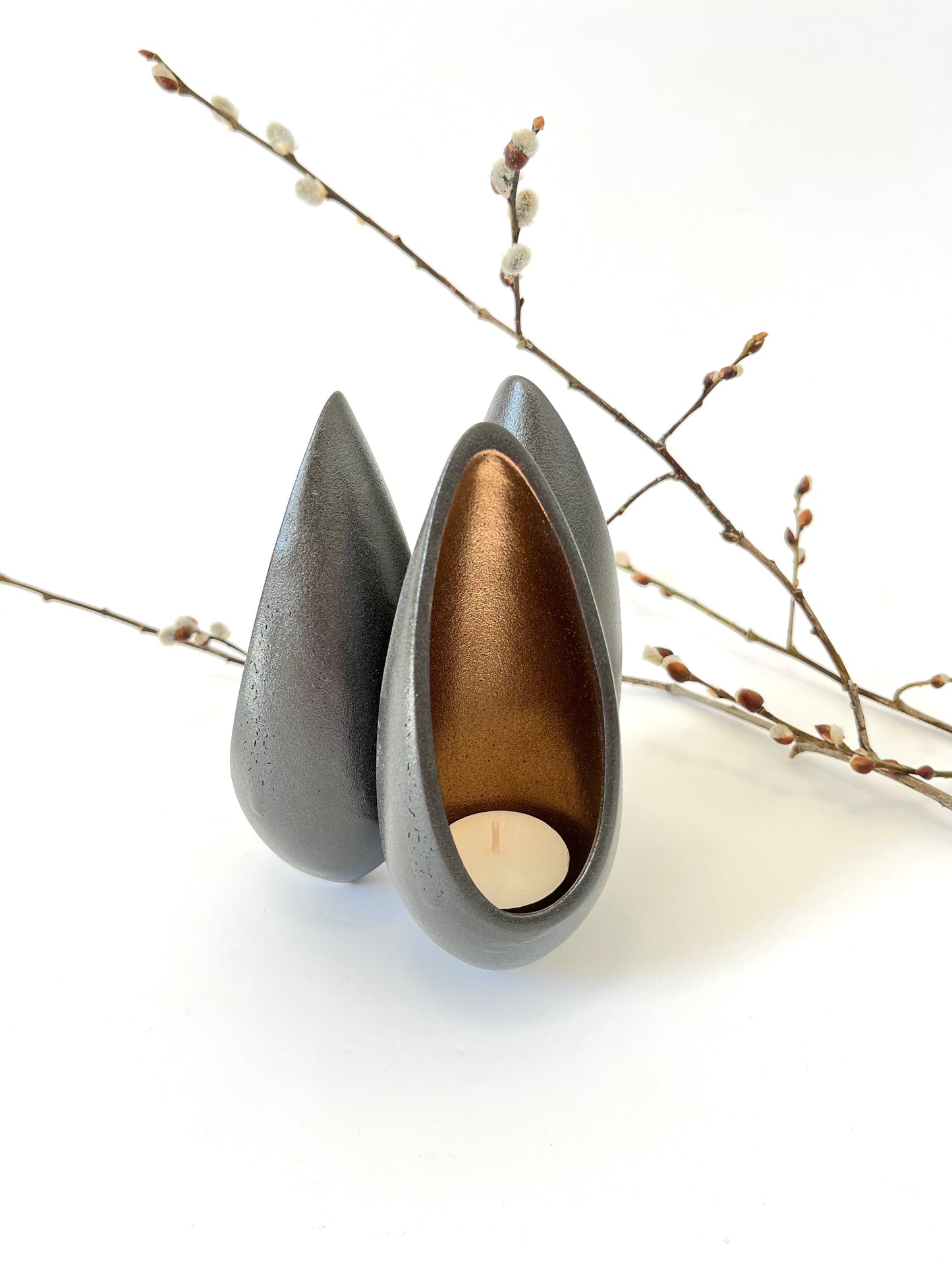 Seed Pod Tealight Holder - Matte Black with Copper Lustre