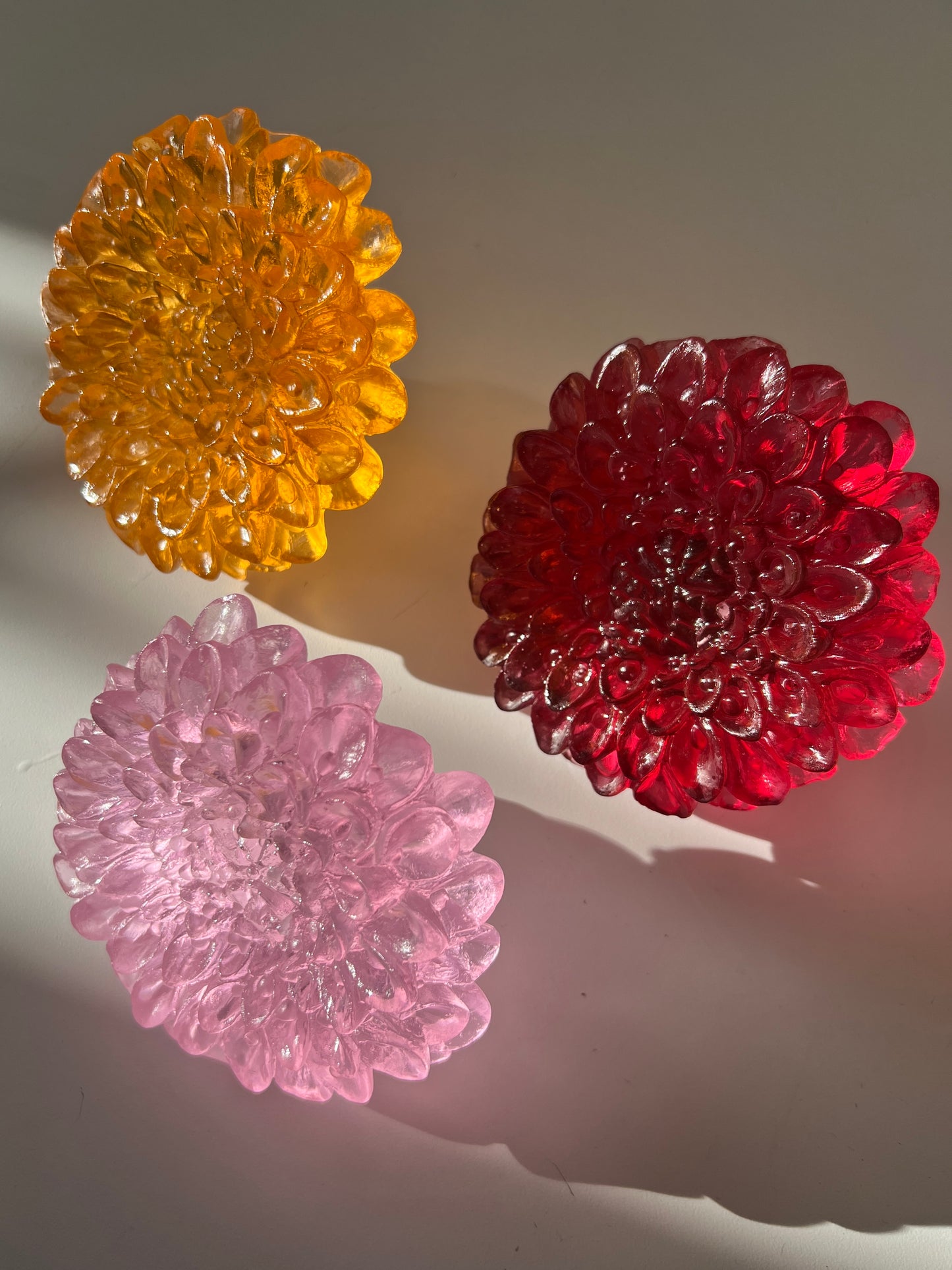 Dahlia in Cast Glass - Gold Ruby