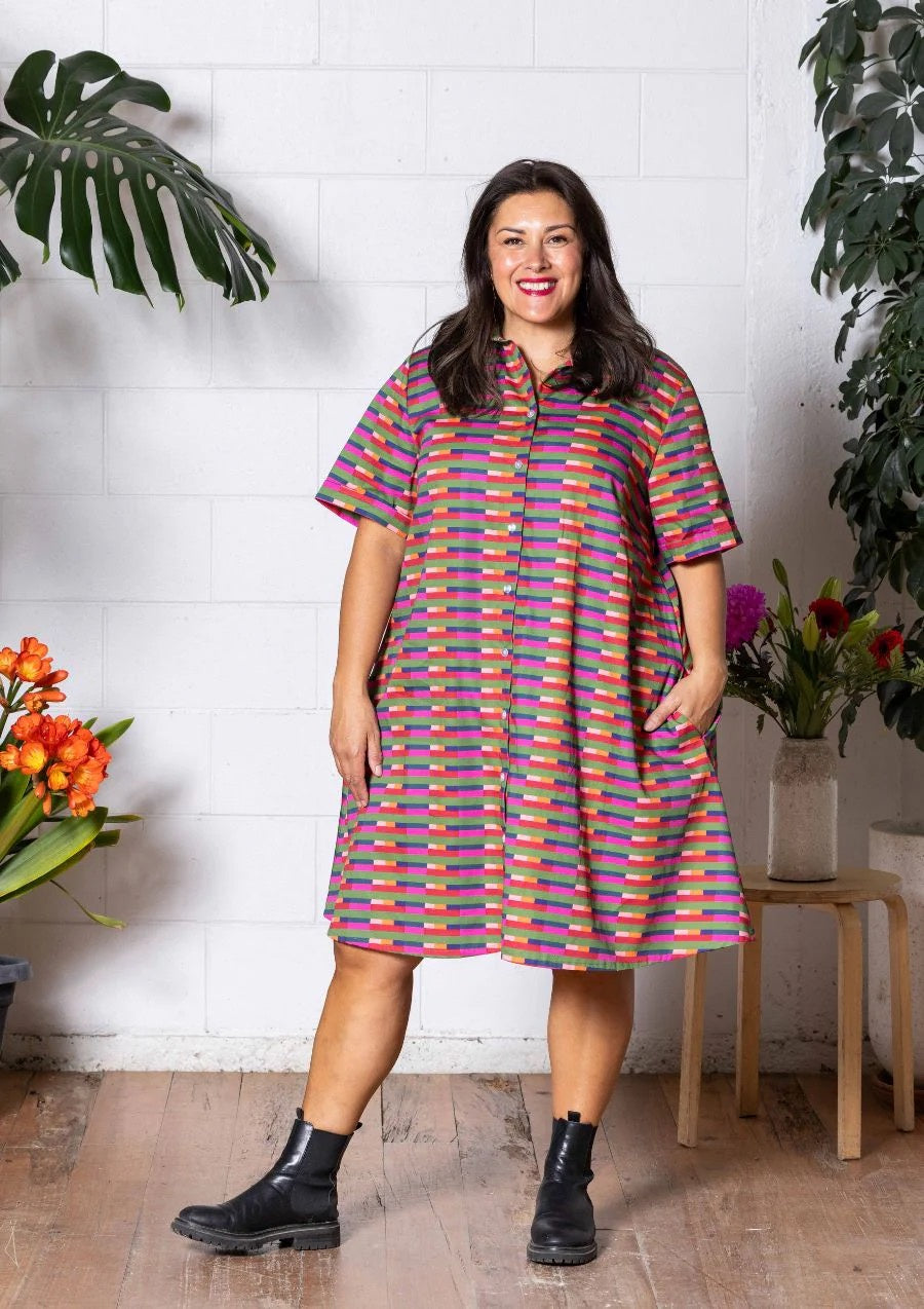 Jolie Shirt Dress - Long Lines Retro