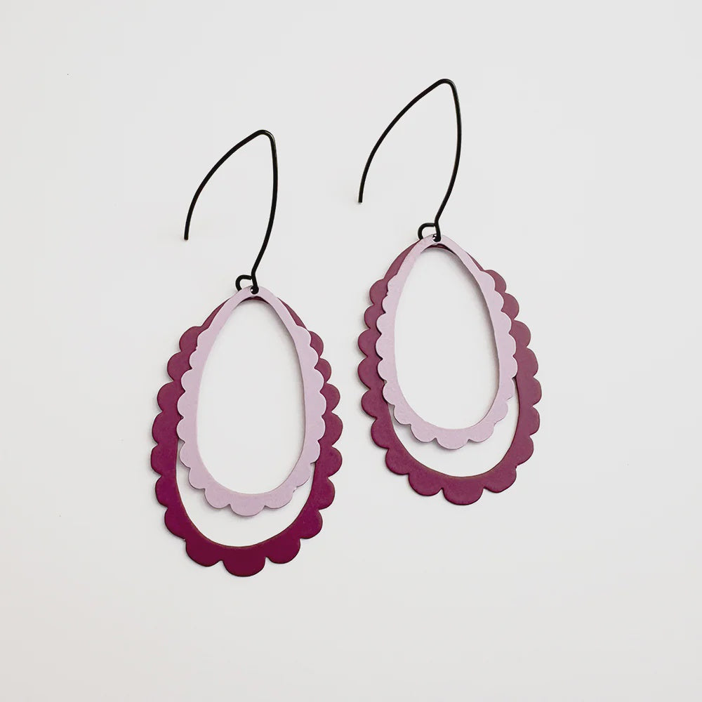 Midi Double Scallop Hoop Earrings in Lilac / Burgundy