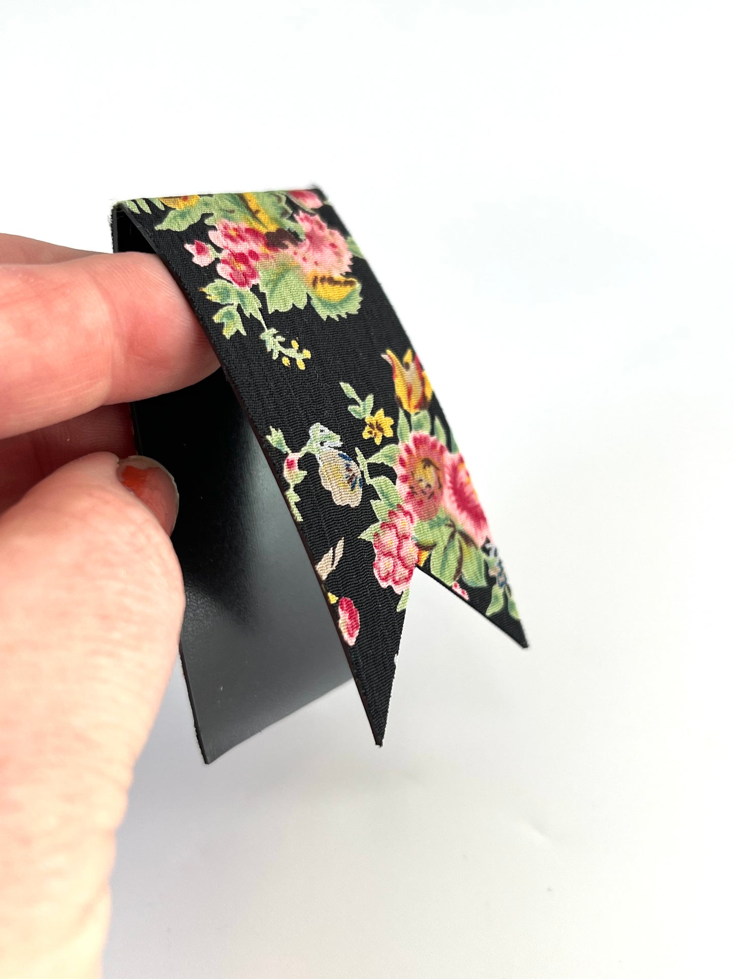 Magnetic Bookmark - Black Floral