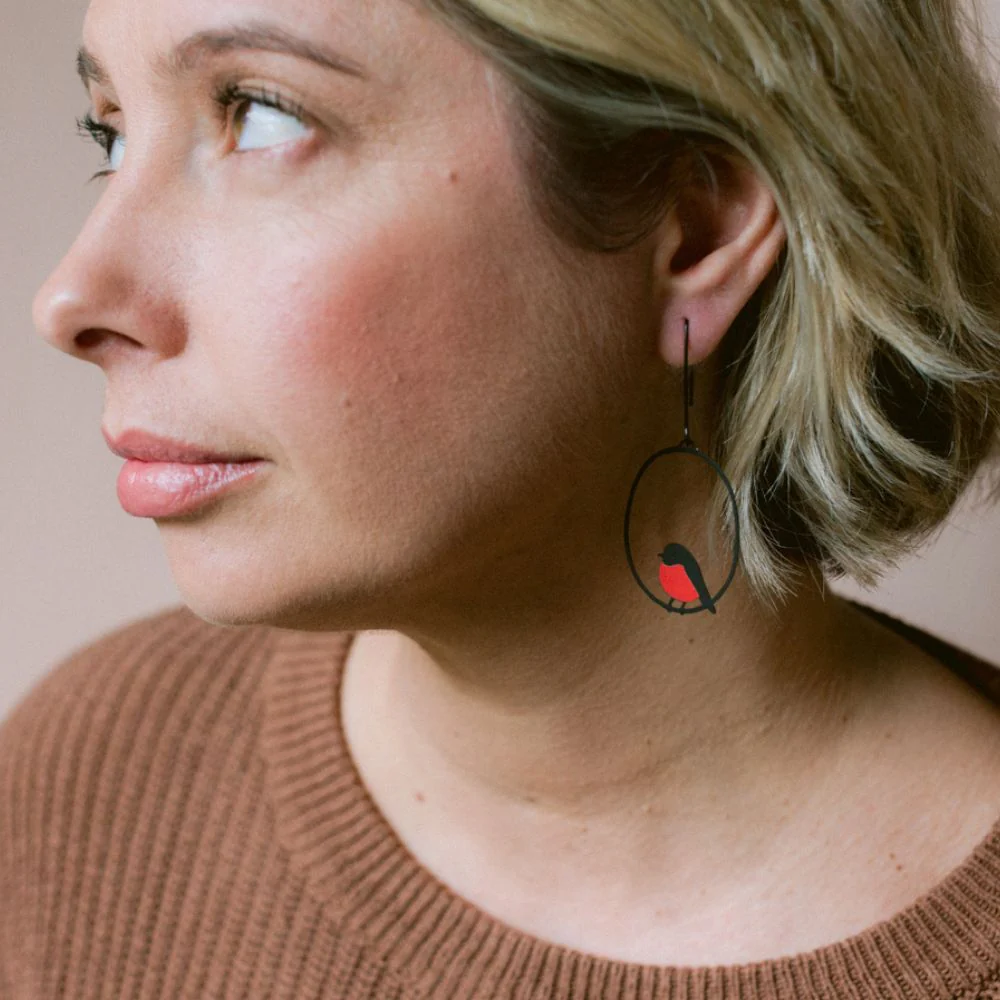 Midi Flame Robin Earrings in Red/ Black