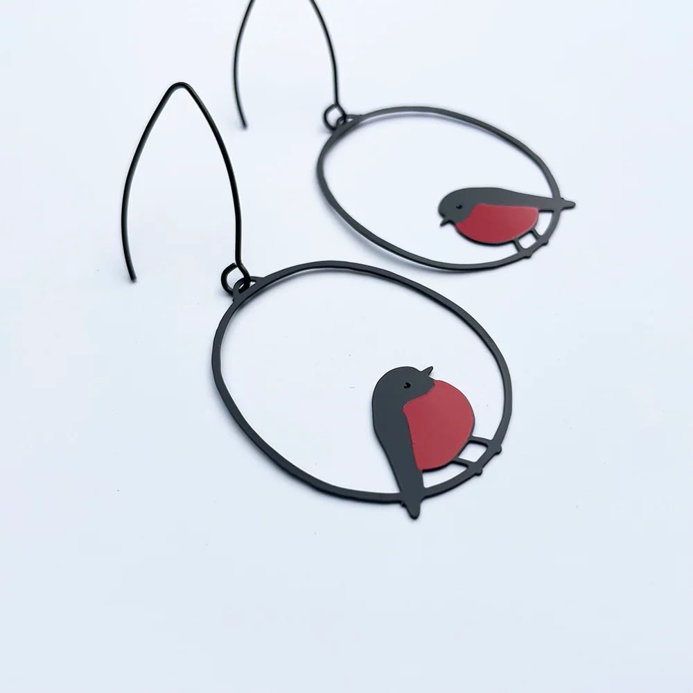 Midi Flame Robin Earrings in Red/ Black