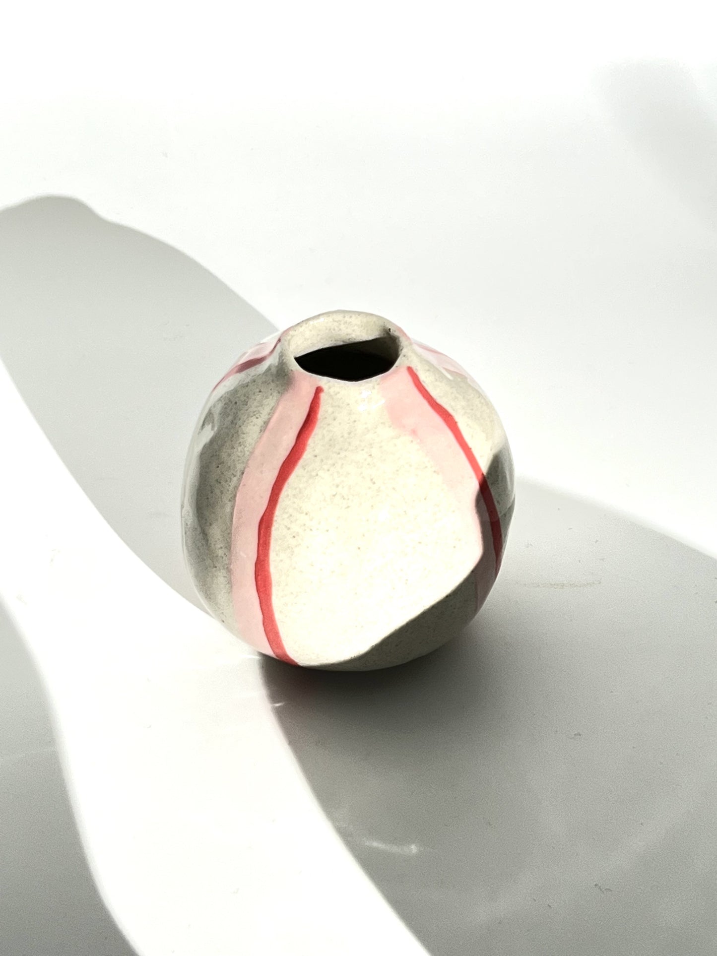 PJ vase in red and pink