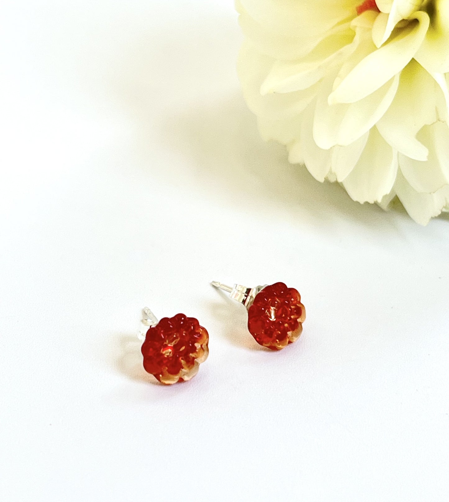 Glass Kina Studs - Red