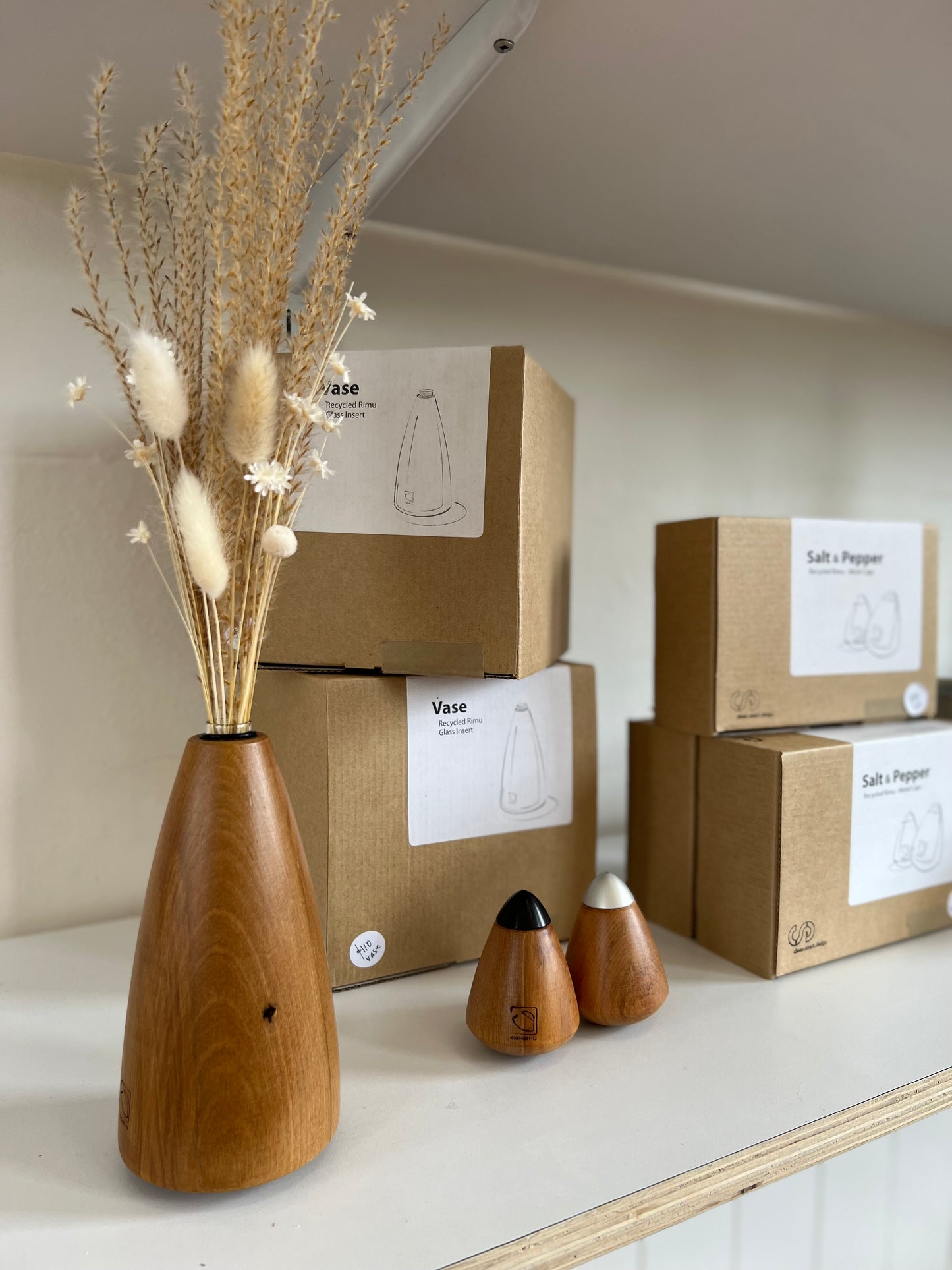 Rimu Classic Vase - Natural