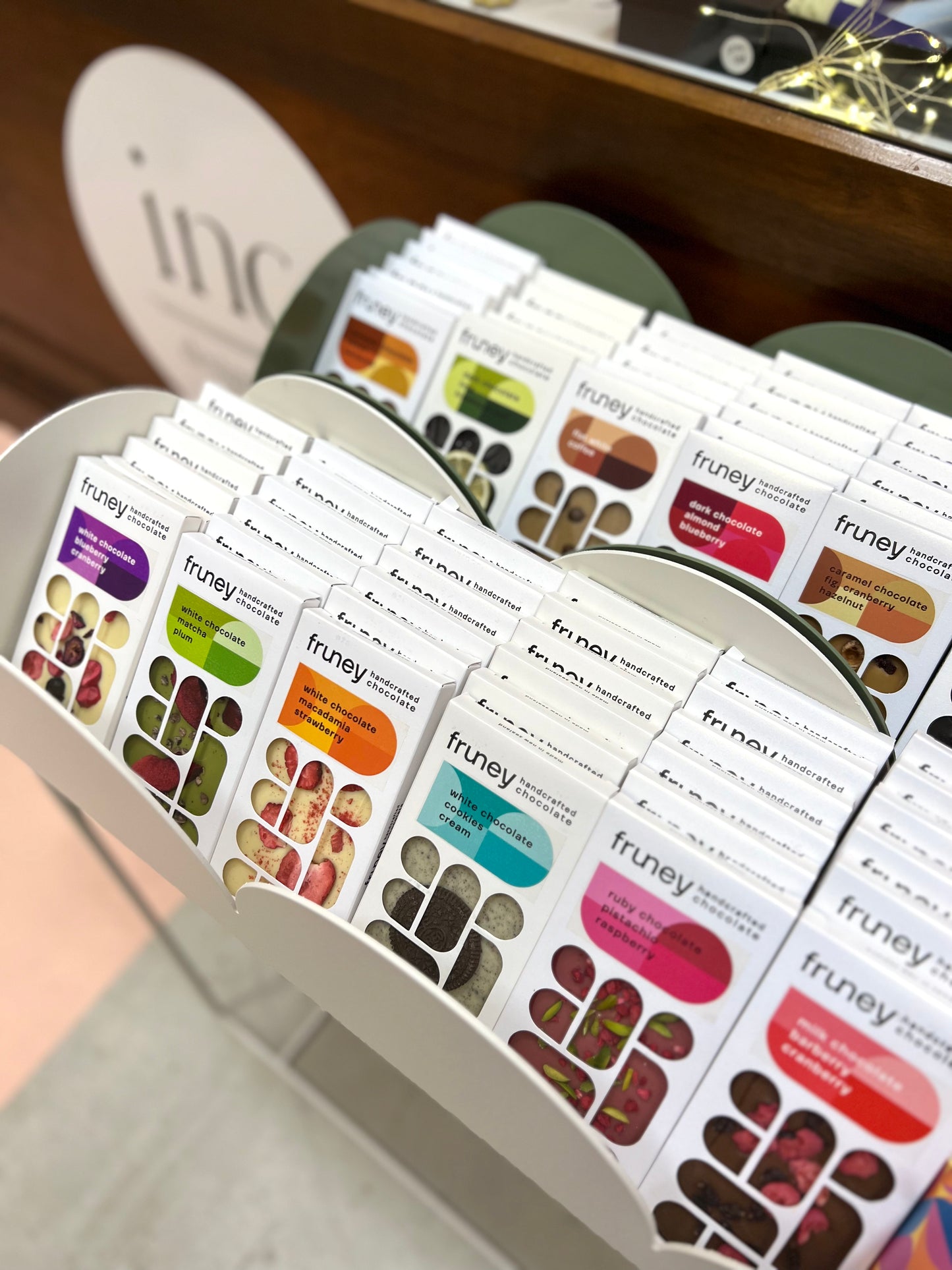 White Chocolate, Matcha & Plum Bar - 75g