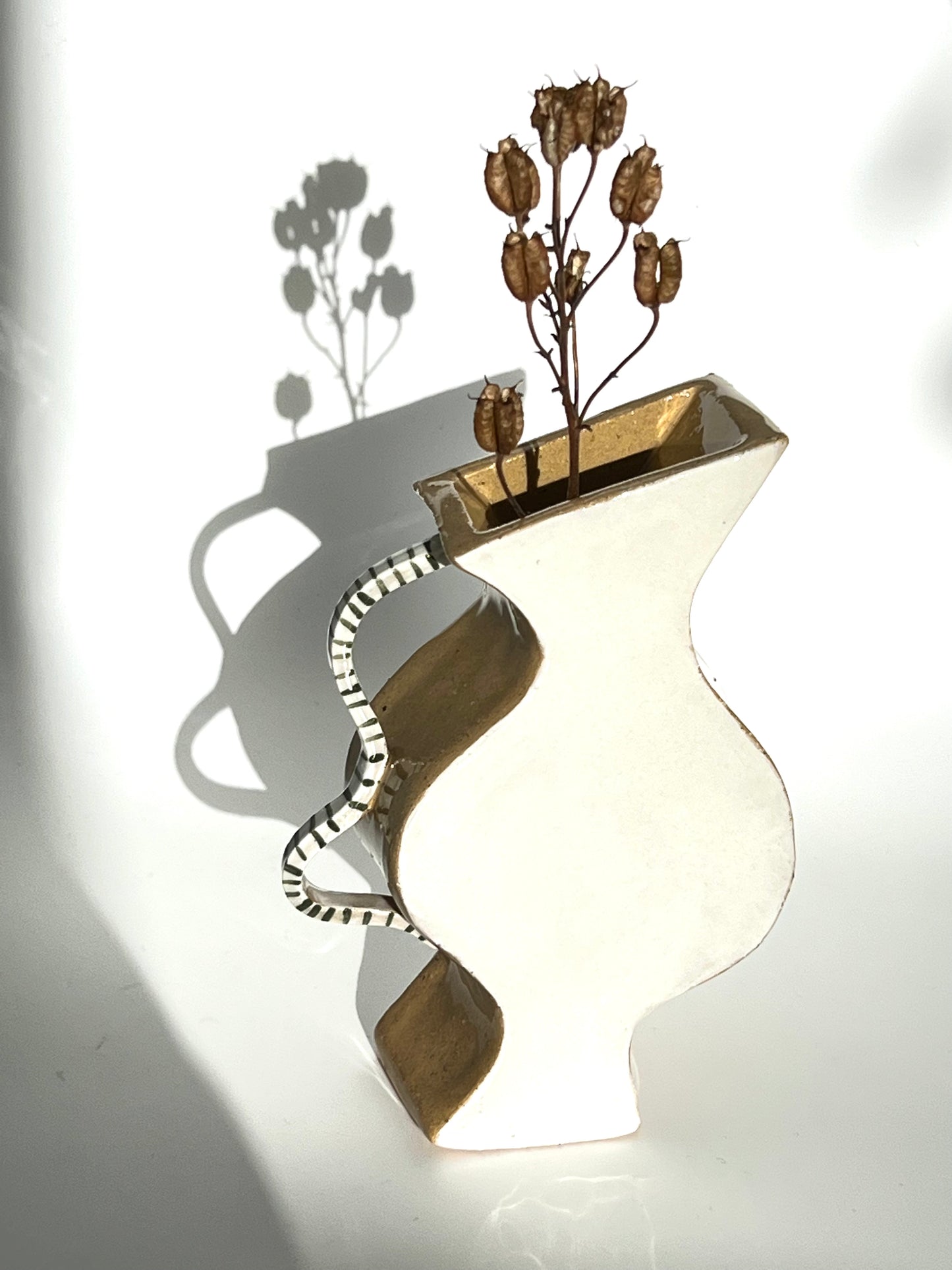 Little Deet ceramic vase - by Formantics