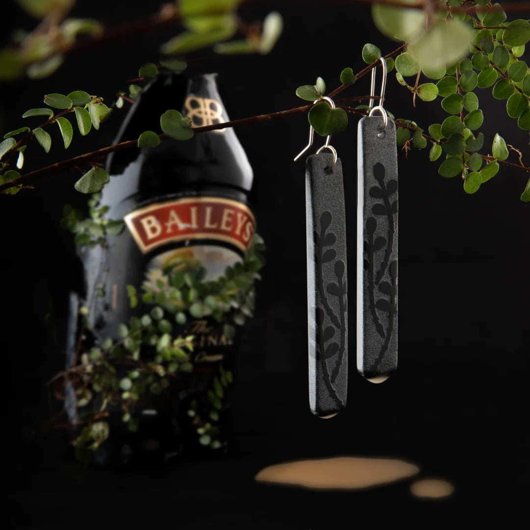 Rātā Vine Drop Earrings - Black