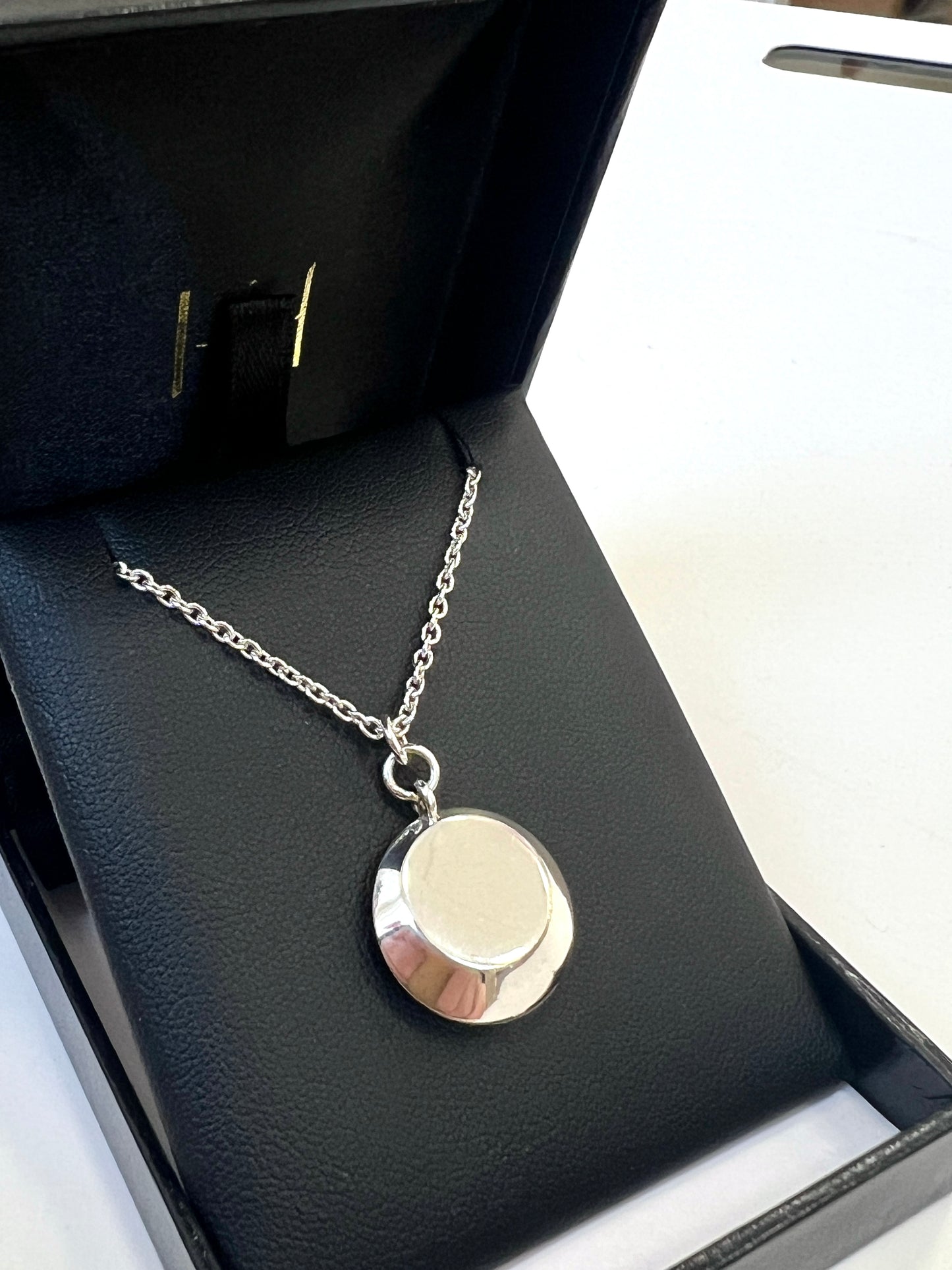 Profile Pendant Necklace