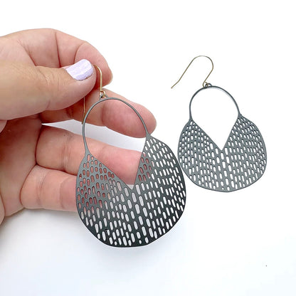 Callisia Earrings in Black