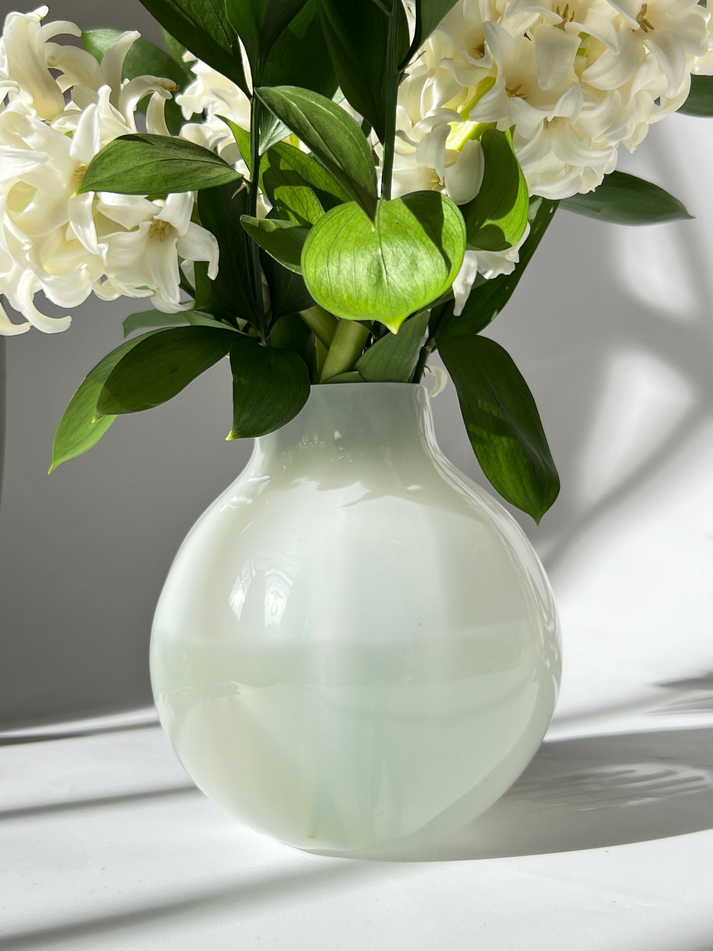 Handblown Glass "Dodici" Vase - White opal