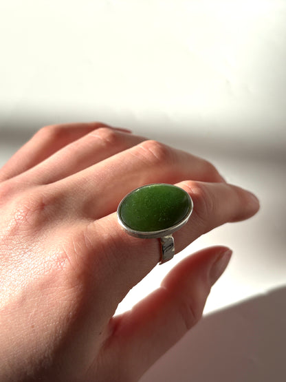 Extra Large Oval Ring with textured band - Jade & Sterling Silver  (RI-OV7)