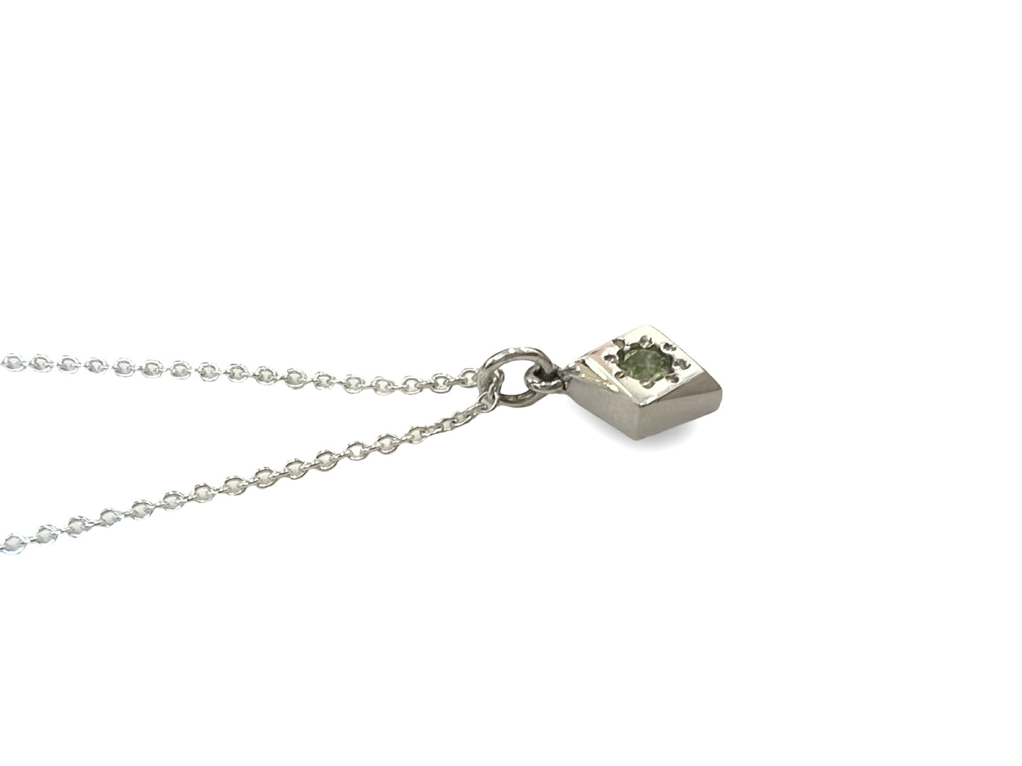 Daisy Cluster Peridot Necklace HH049