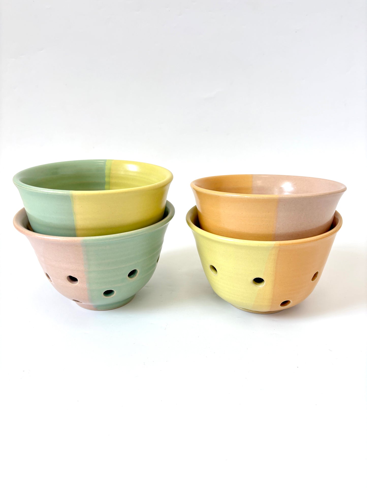 *Exclusive* Two-Toned Berry Bowl - Lemon / Aqua