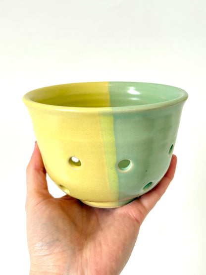 *Exclusive* Two-Toned Berry Bowl - Lemon / Aqua