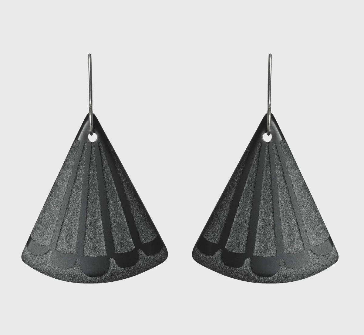 Fantail Tail Earrings - Black Glass