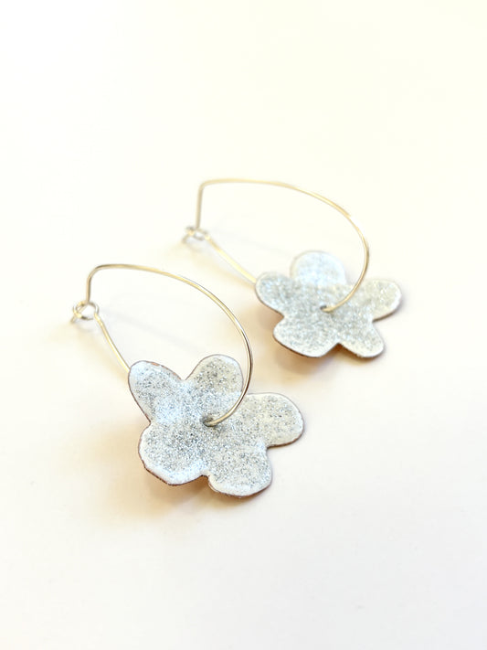 Bonnie Drop Flower Earrings - White Silver Glitter