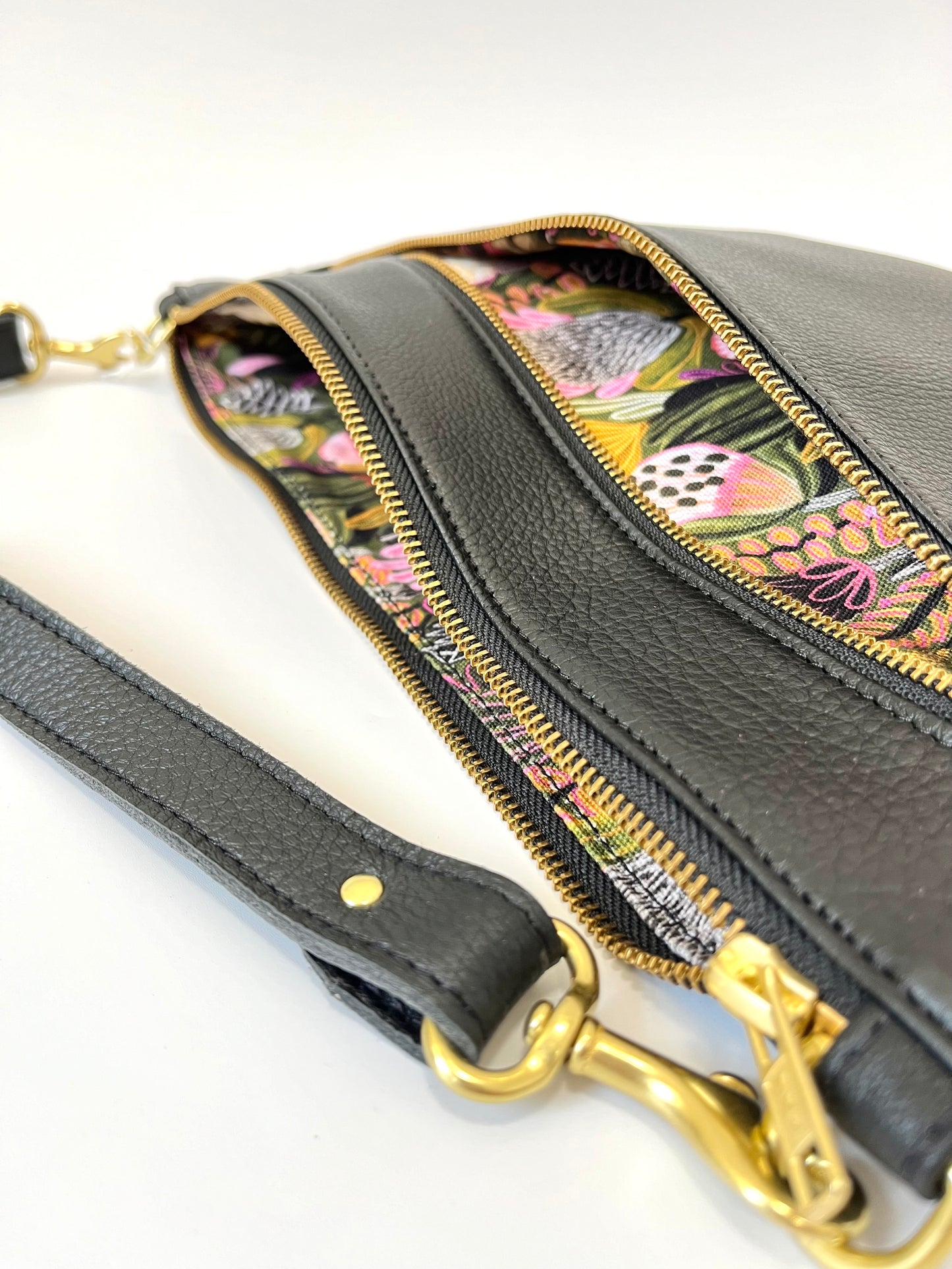 Leather Handbag Double Trouble - Black with Protea Patch Lining