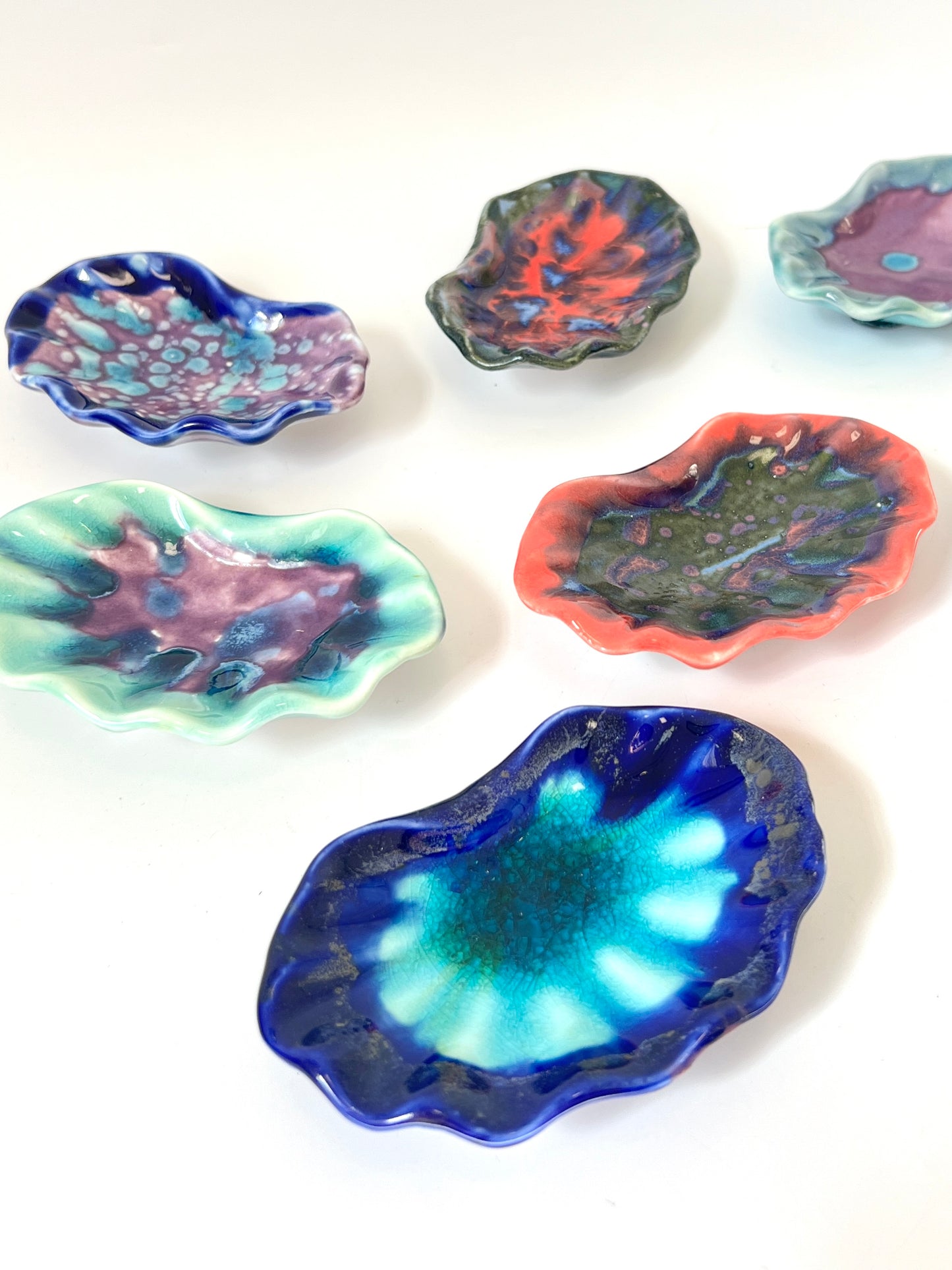 Miniature Ceramic Shell Dish - assorted colours