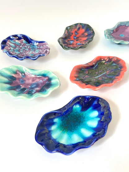 Miniature Ceramic Shell Dish - assorted colours
