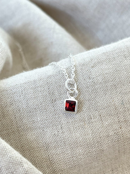 Garnet Gemstone & Silver Necklace - Almandine garnet