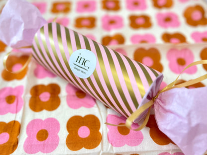 Inc Store Christmas Cracker '25 - pink & gold