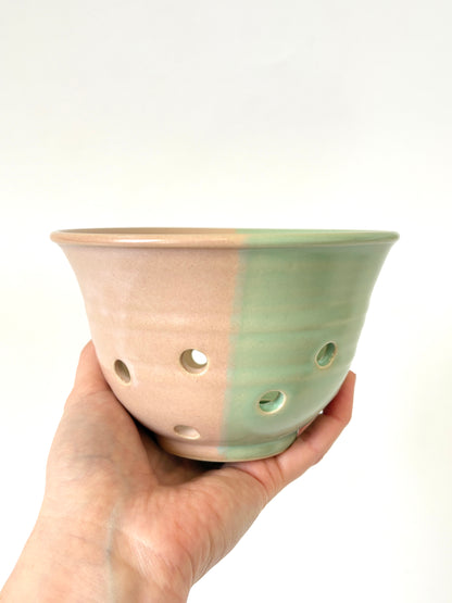 *Exclusive* Two-Toned Berry Bowl - Pink / Aqua