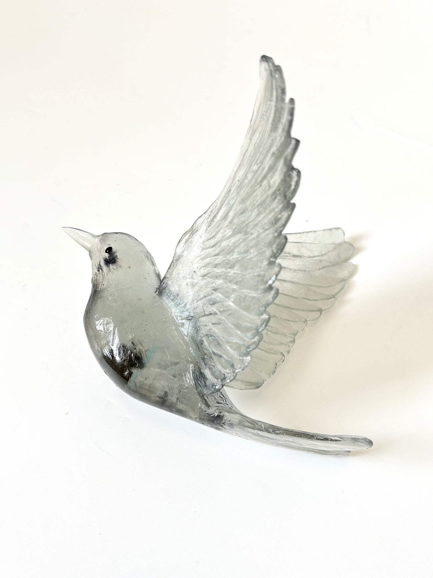 Stitchbird / Hihi - Grey - Glass artwork by Luke Jacomb