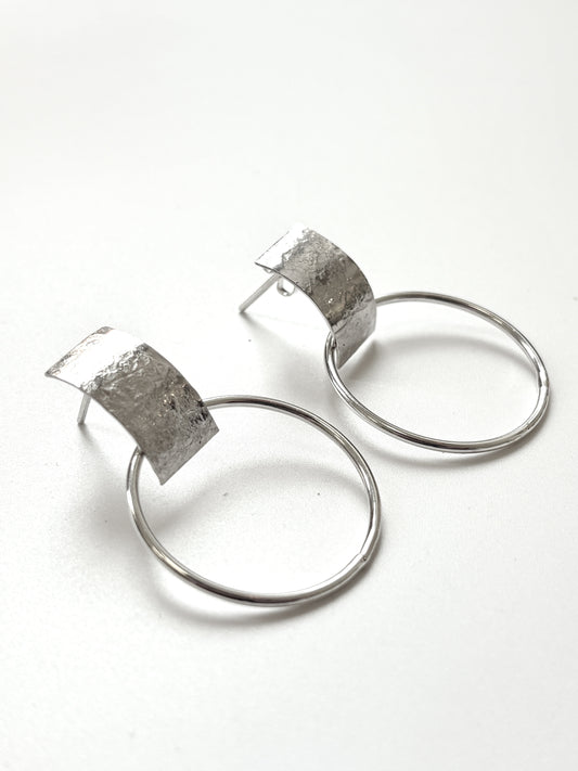 Hoops with Textured Curve earrings