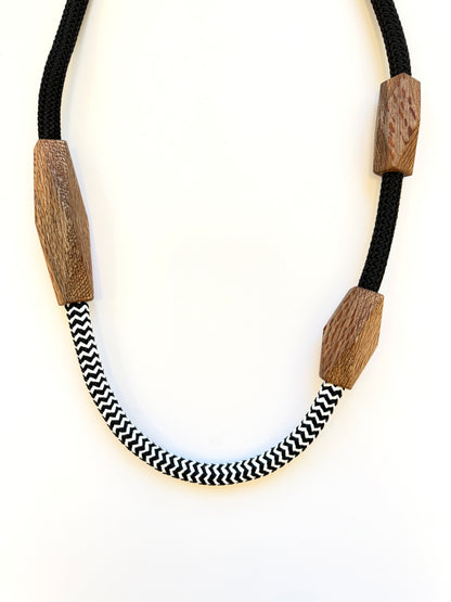 Native Timber Rewarewa Long Chunky Necklace - black and white