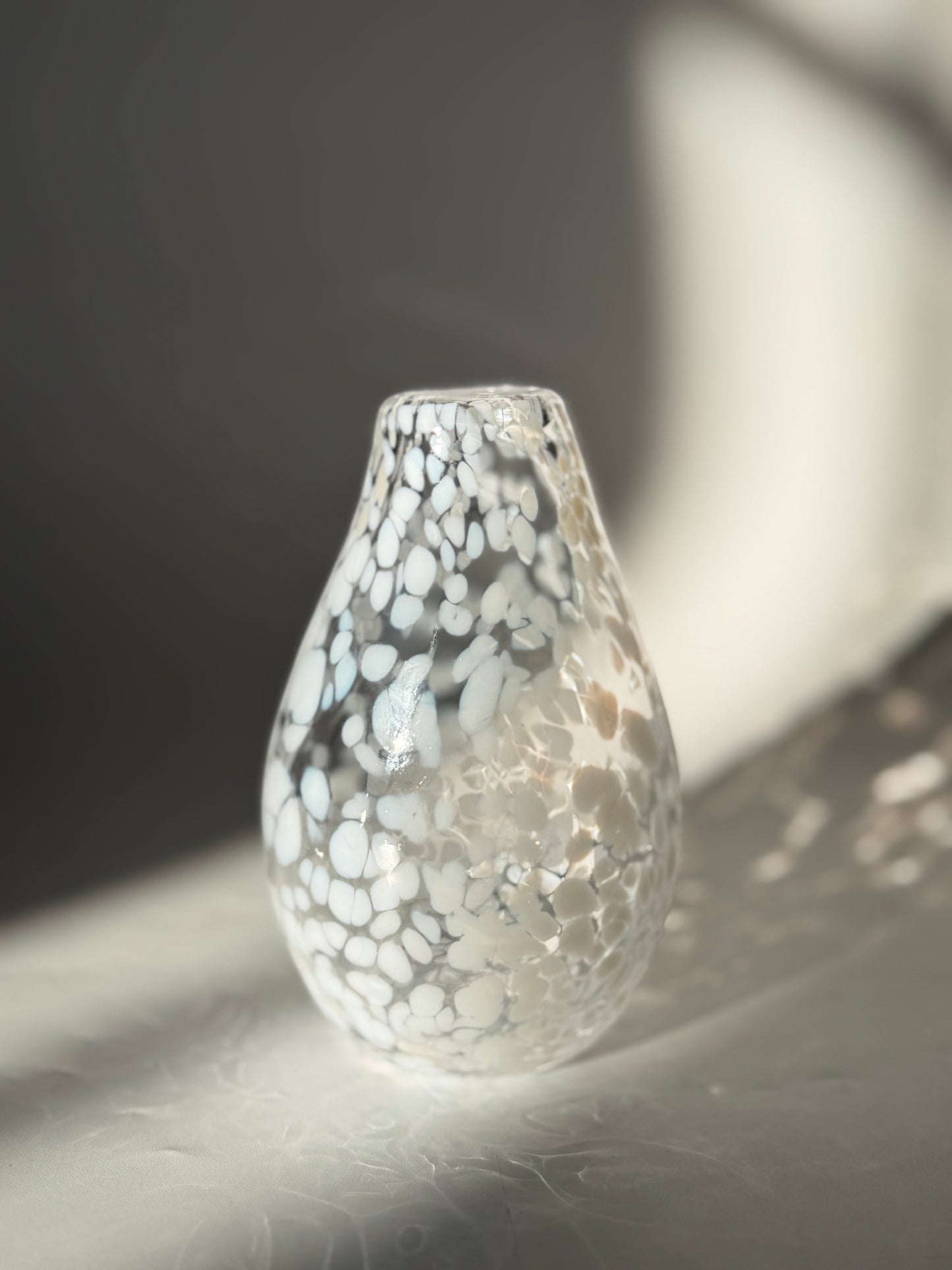 Handblown Glass Diffuser Vase - Speckled white