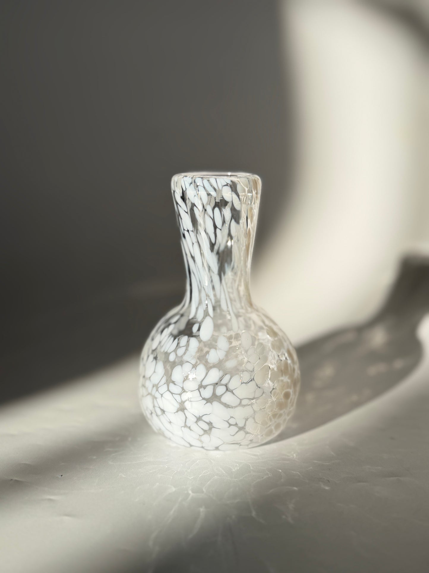 Handblown Glass Diffuser Vase - Speckled white