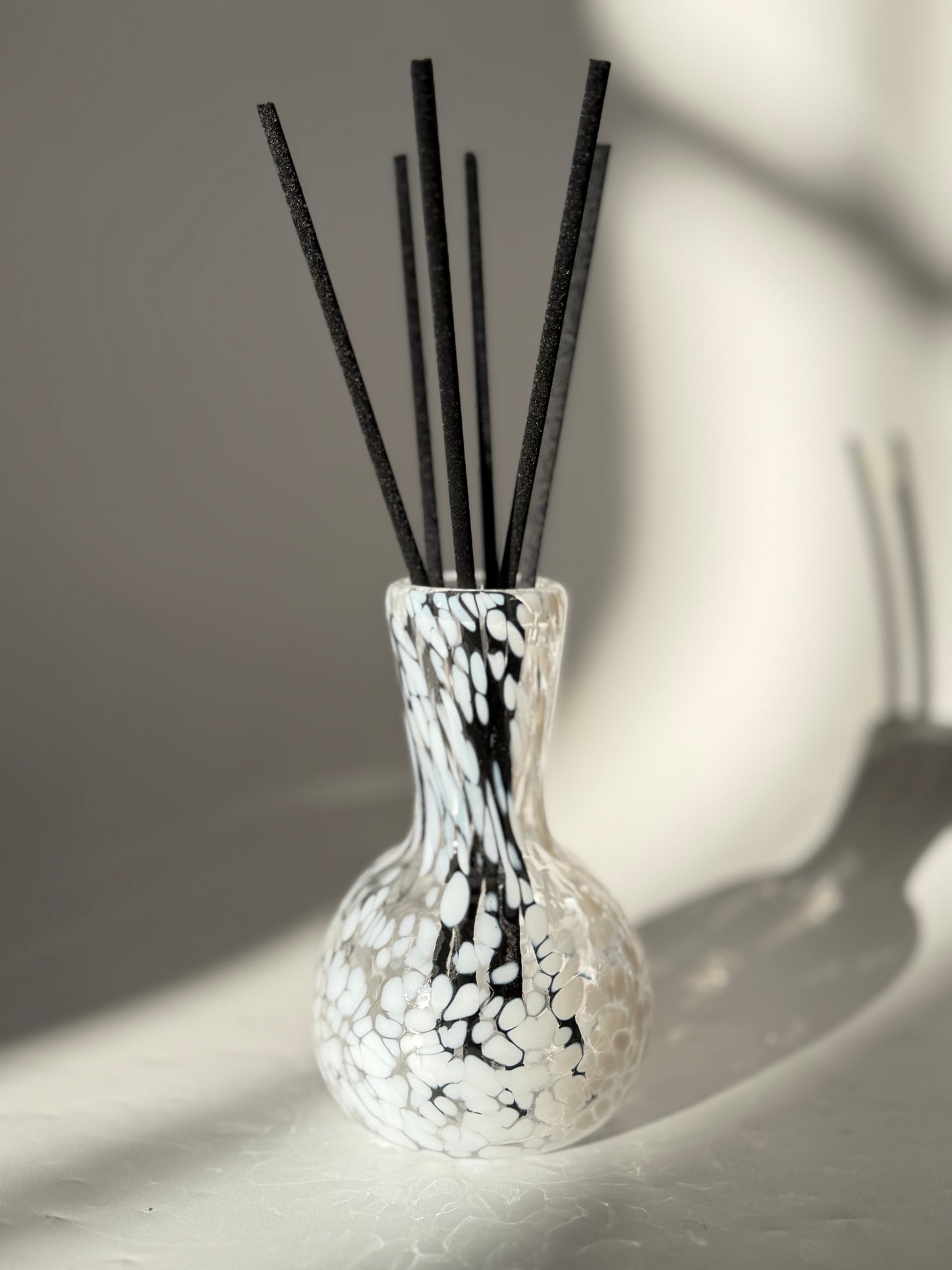 Handblown Glass Diffuser Vase - Speckled white
