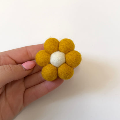 Daisy Flower Felted Wool Brooch - choose colour!