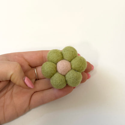 Daisy Flower Felted Wool Brooch - choose colour!