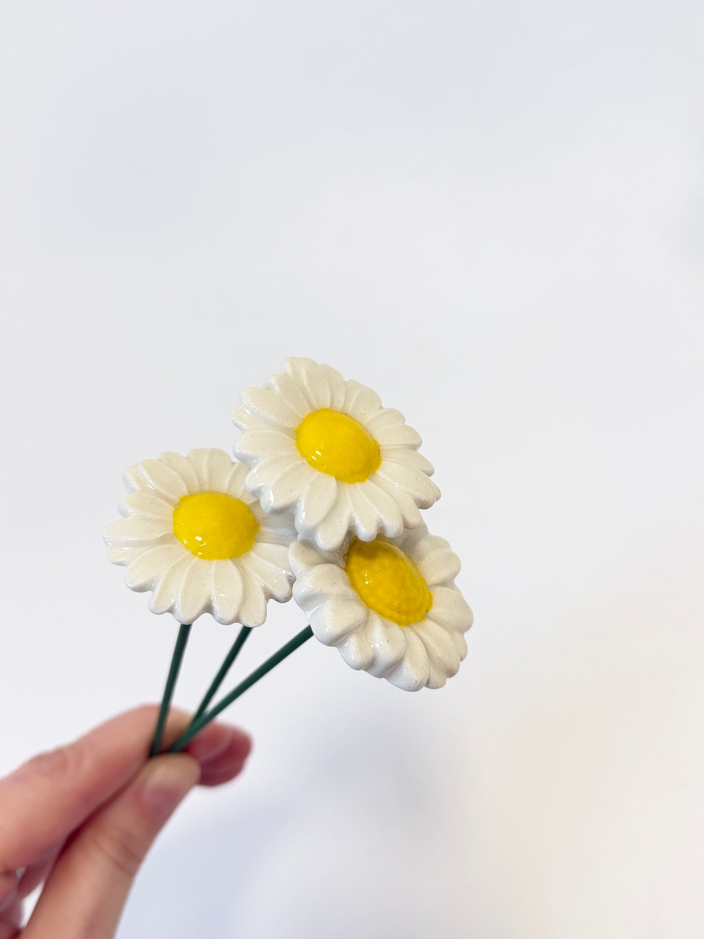White Daisy – Ceramic Flower