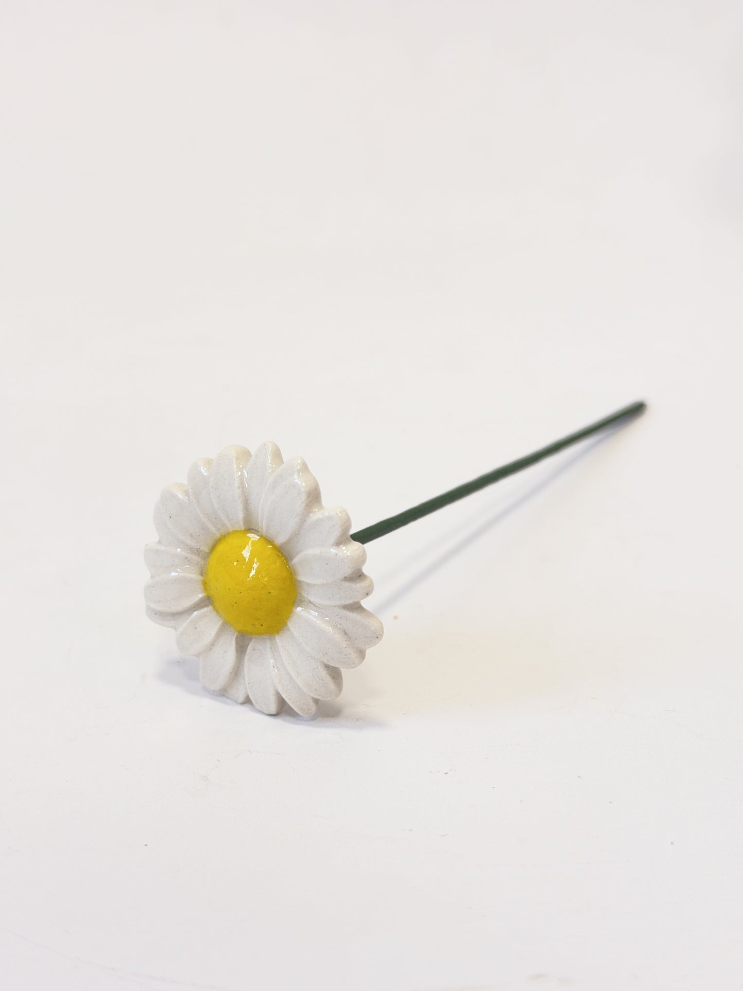 White Daisy – Ceramic Flower