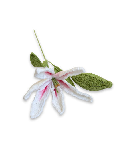 Crochet Lily with bud - White, pink centre
