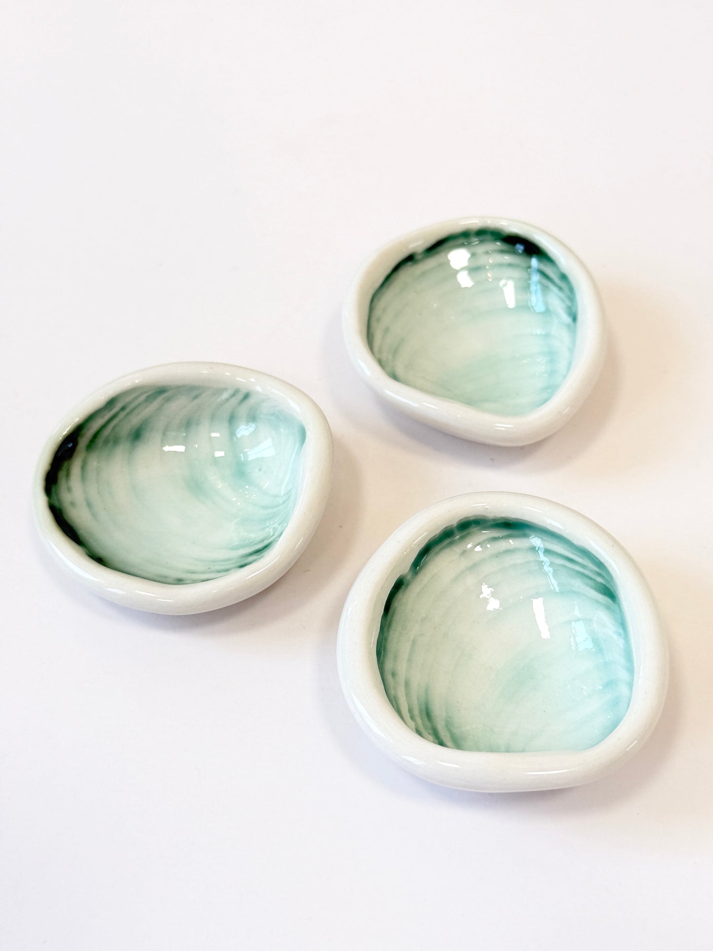 Mini Porcelain Pipi Shell Dish
