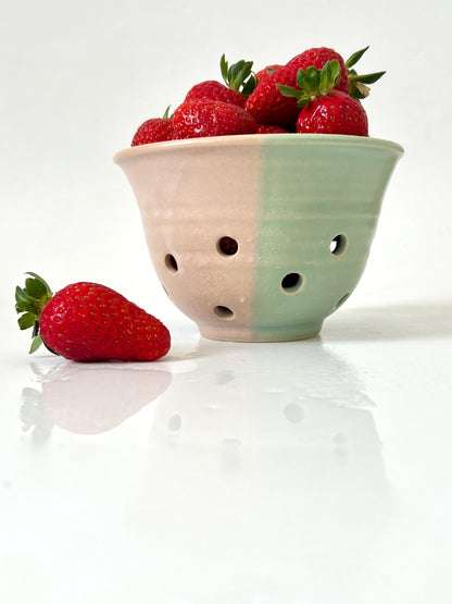 *Exclusive* Two-Toned Berry Bowl - Pink / Aqua